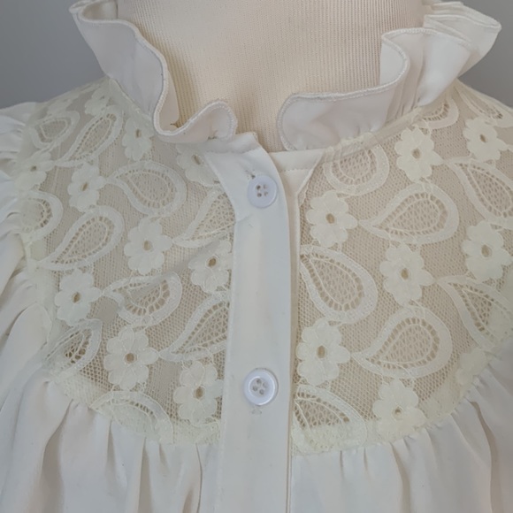 Button down blouse - Picture 2 of 8